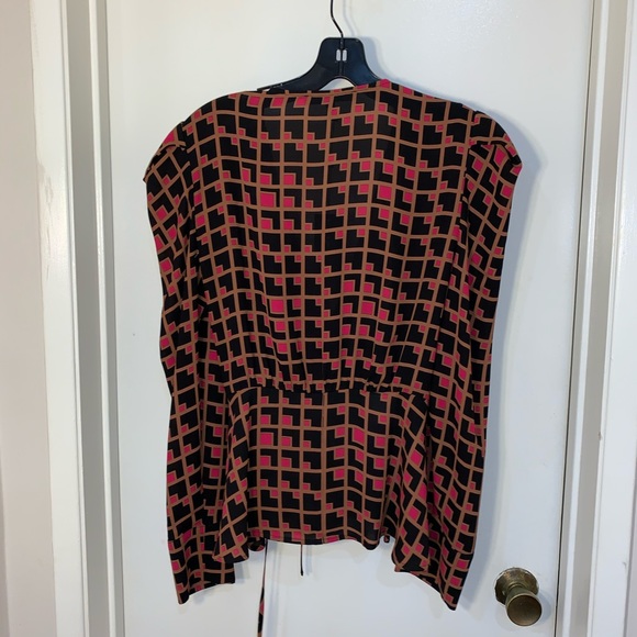 BCBGMAXAZRIA BLOUSE - Picture 5 of 5